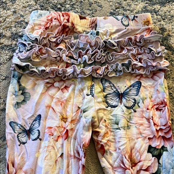 Posh Peanut Tindra Ruffle butt Leggings - Picture 3 of 5